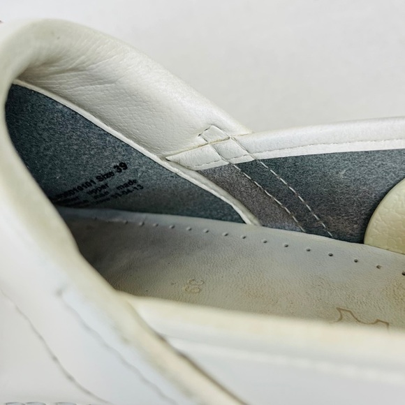 DANSKO Nursecore Minimalist Distressed WHITE Leather CLOGS Mules Sz 39 - Picture 11 of 15